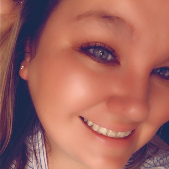 Meet your Posher, Amanda - Picture 1 of 1